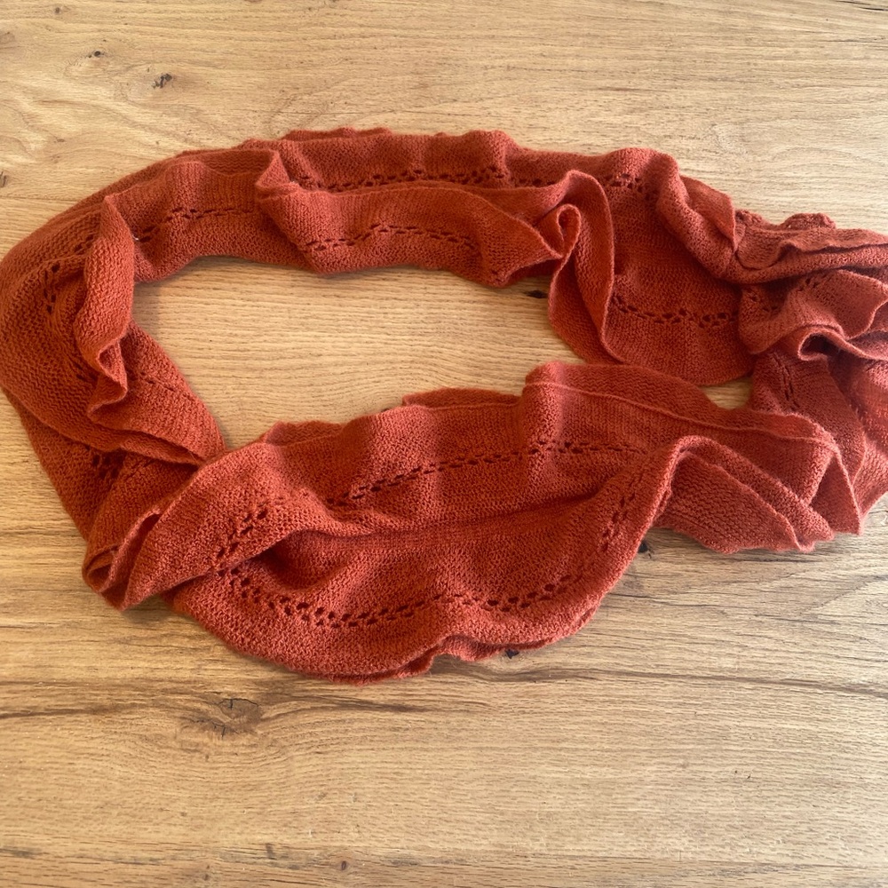 Eternity Knitted Ruffle Scarf Rust Women’s OS Preloved‎